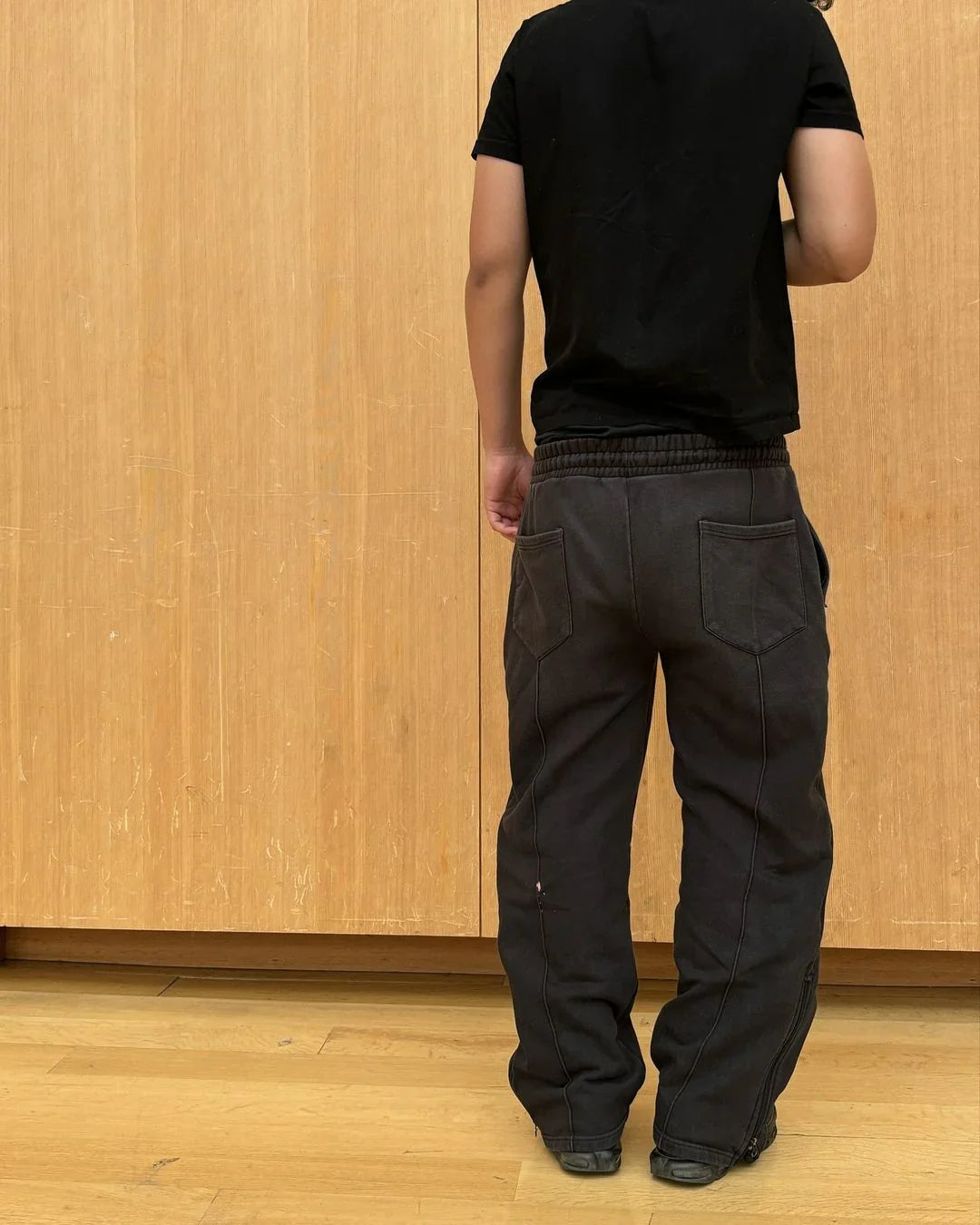 Avslappnade lyxiga joggingbyxor