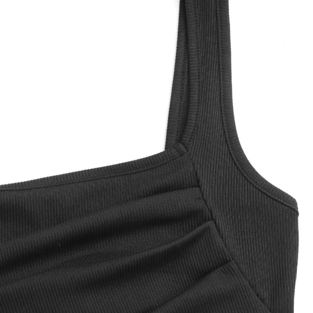 Ruffad miniklänning med fyrkantig hals