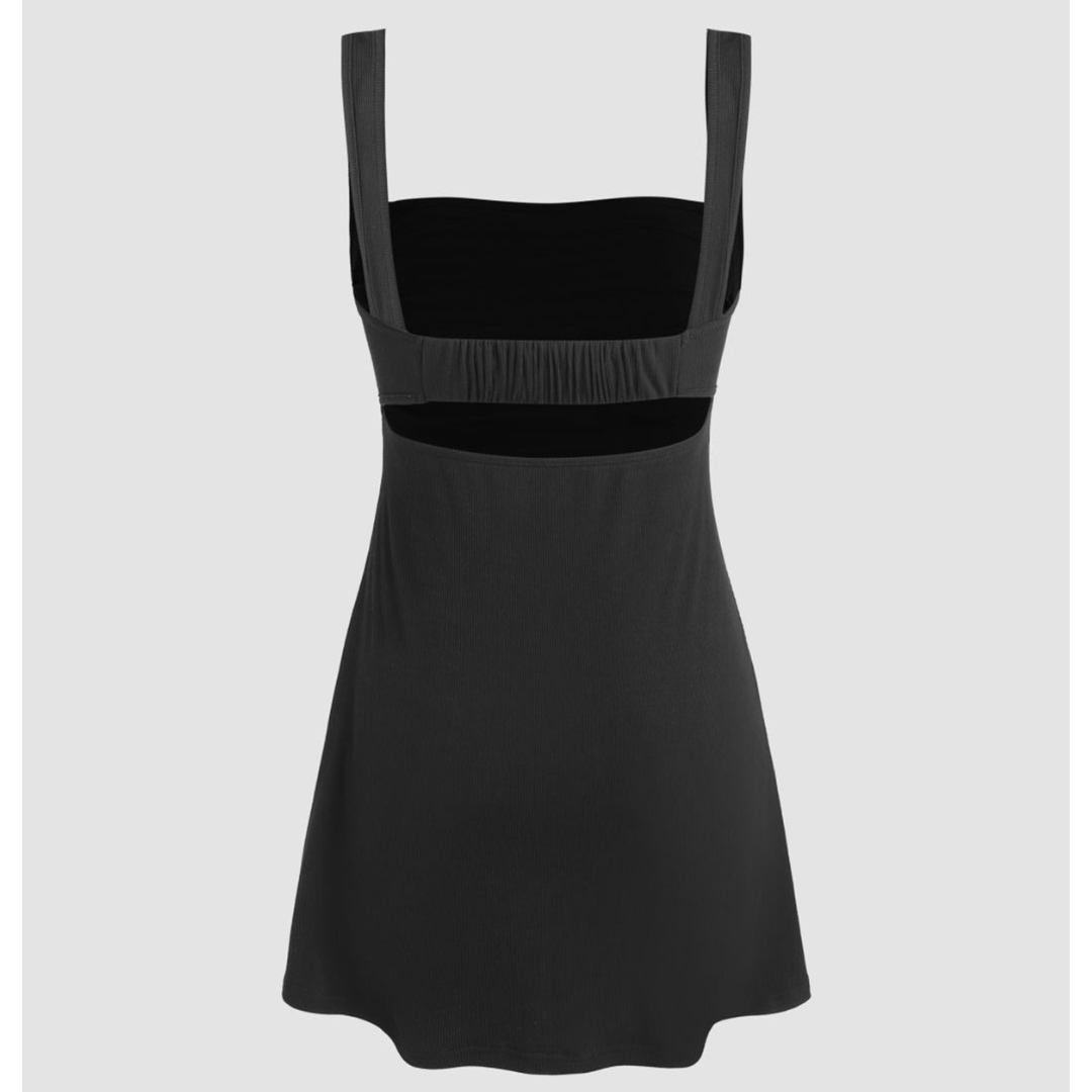 Ruffad miniklänning med fyrkantig hals