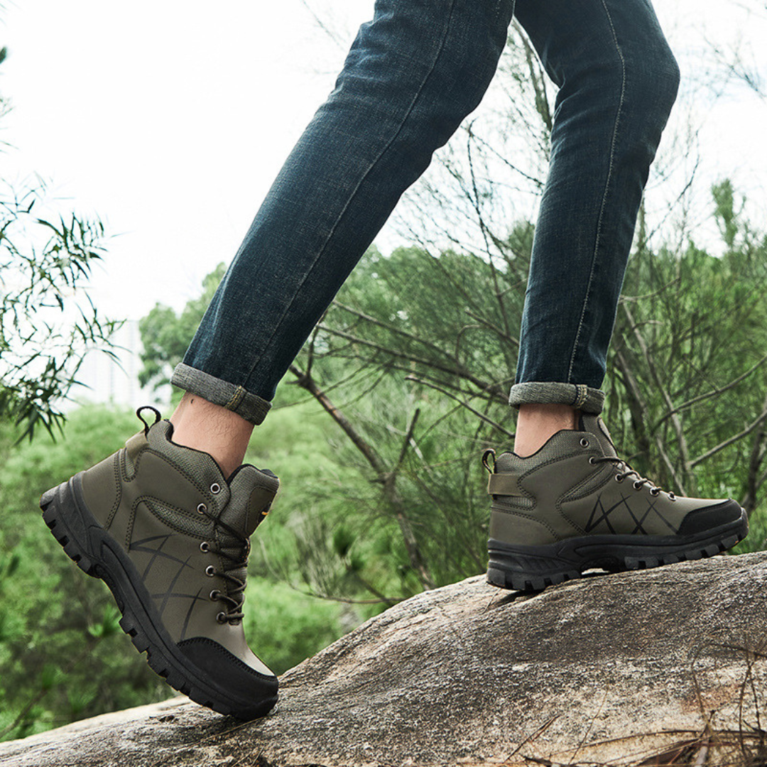 Höga utomhusvandringsskor â halkskyddade, varma och vattenavvisande
