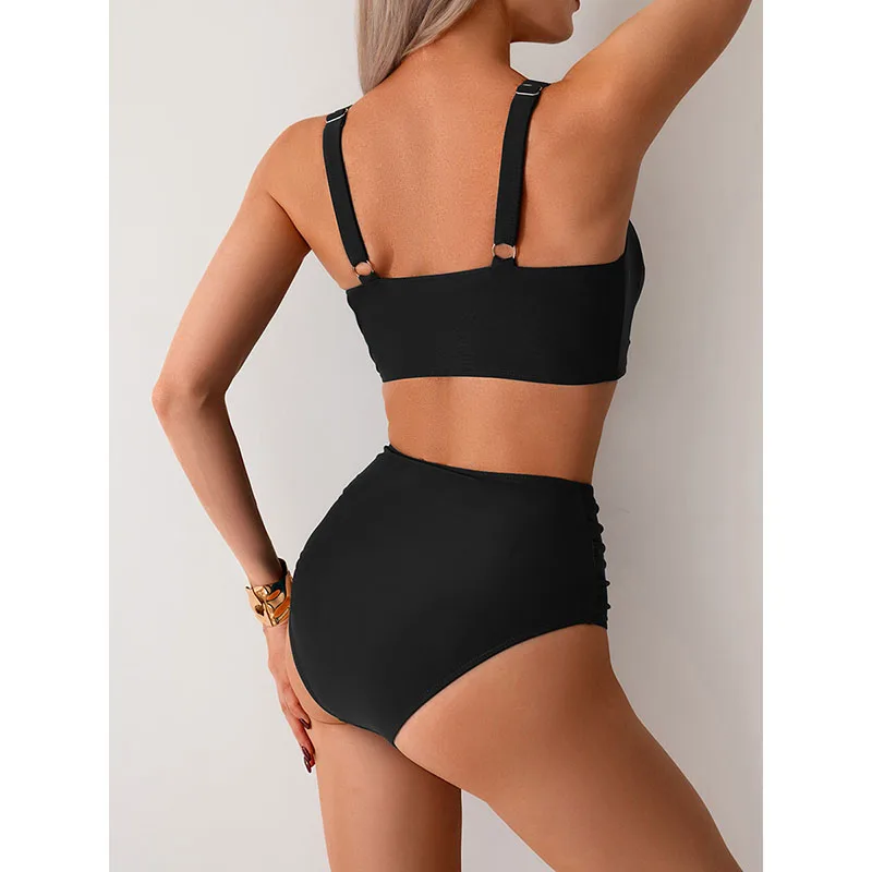 Anil™ | Tidlös skuren baddräkt