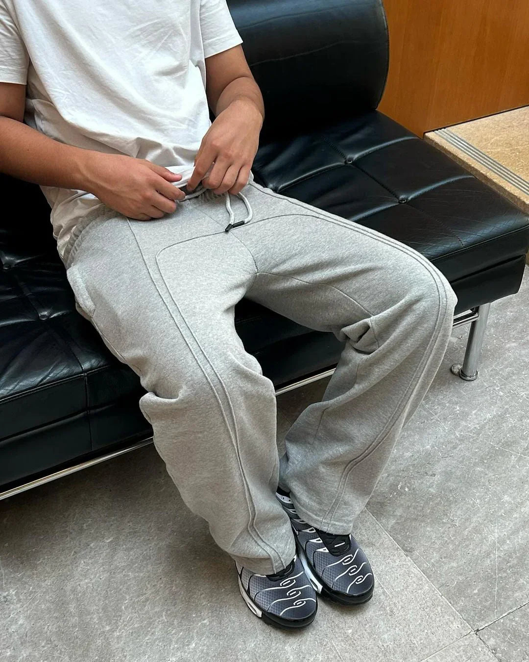 Avslappnade lyxiga joggingbyxor